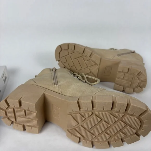 Sun Stone, Rutheep Faux Leather, Round Toe, Low Ankle Lug Bootie Women’s 10 - Picture 9 of 10